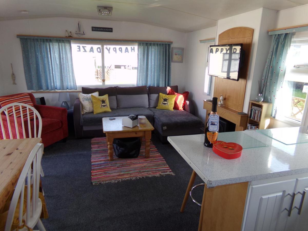 Happydaze Caravan Bacton  Exterior photo